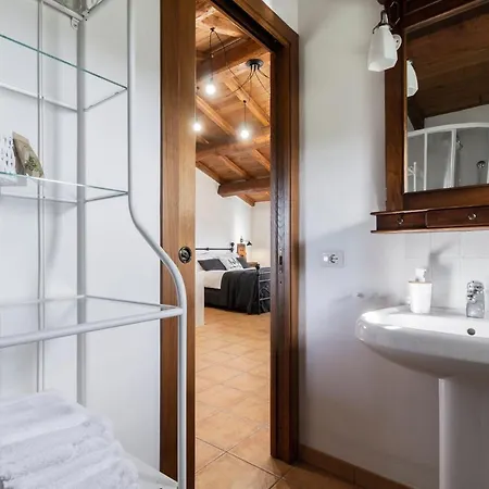 Bed & Breakfast Casale Le Brecce 3*