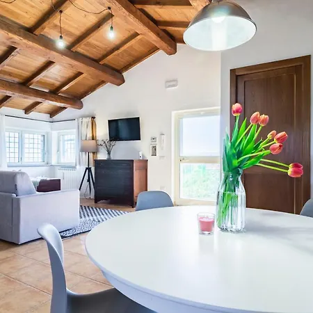 Casale Le Brecce Bed and breakfast