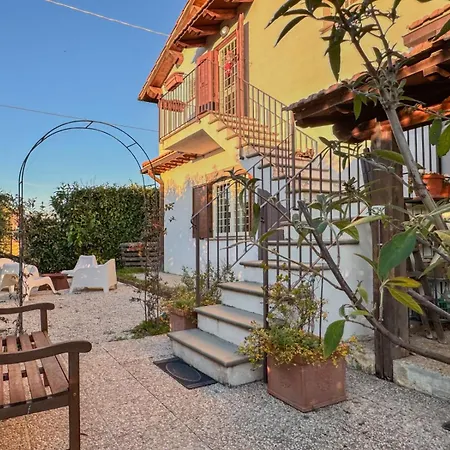 Casale Le Brecce Bed & Breakfast