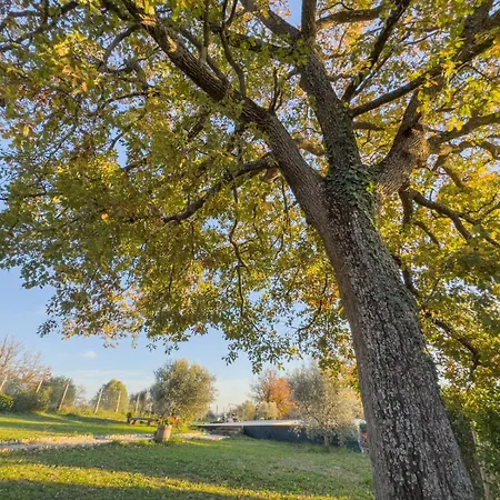 Casale Le Brecce Bed and breakfast 3*