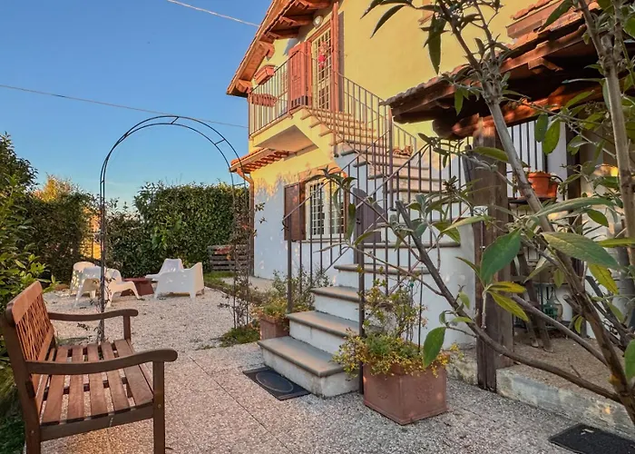 Casale Le Brecce Bed & Breakfast